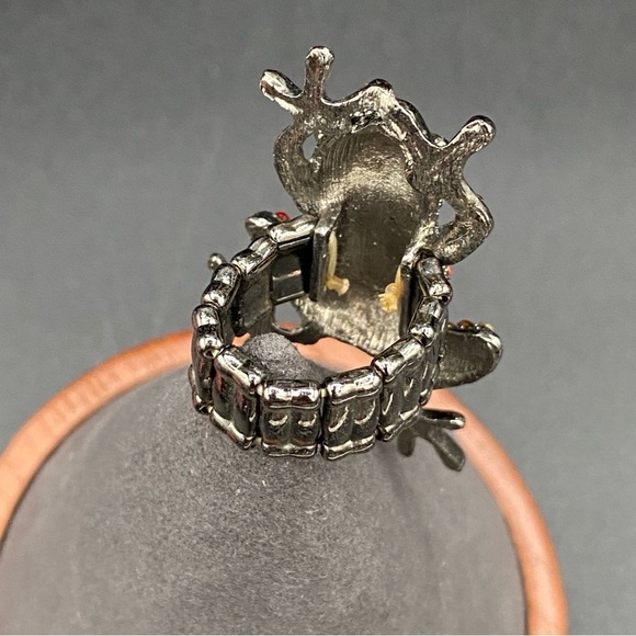 Sparkly Frog Stretch Ring Size 8 - Picture 6 of 17